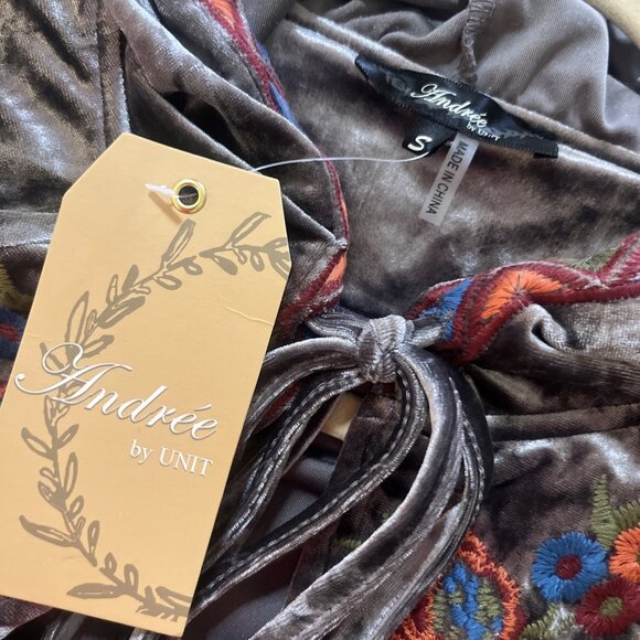 Andree By Unit Gray Crushed Velvet Embroidered Kimono Cardigan Sz S Hood Tie NEW - Picture 6 of 10